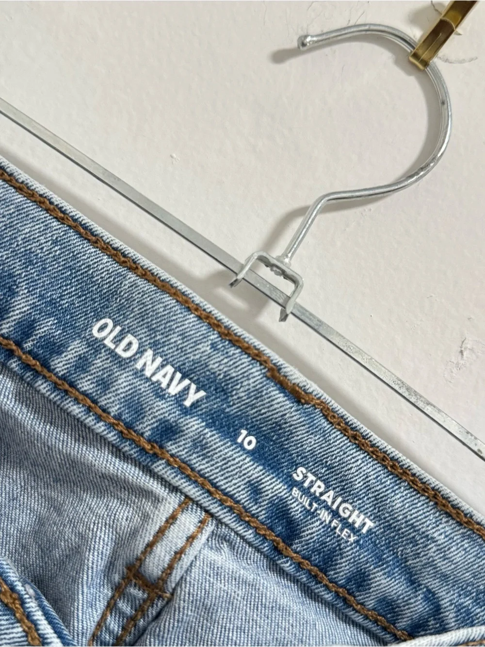 Old Navy , Boys/Girls Light Wash Distressed Straight Leg Jeans Size 10